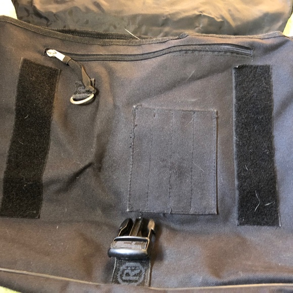 Vintage Black Canvas Convertible Messenger Bag by Roots - Picture 5 of 6